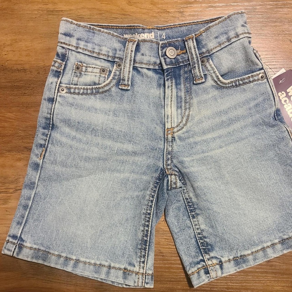 Weekend Academy Kids Light Wash Denim Shorts Size 4 HQ021922L NEW